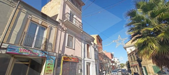 2-salle Appartement à San Salvo, Italy No. 25347 12