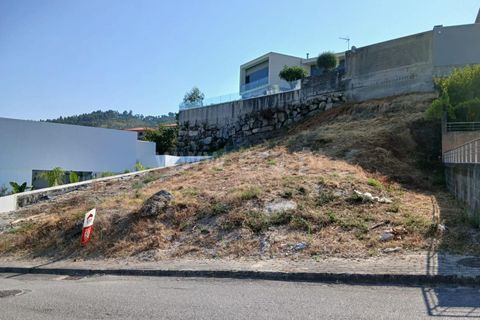 Земельный участок 585м² в Lanhoso, Португалия № 240624