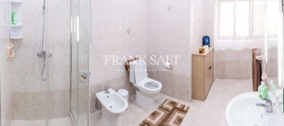 5 bedrooms Villa in Rabat, Malta No. 3745 19