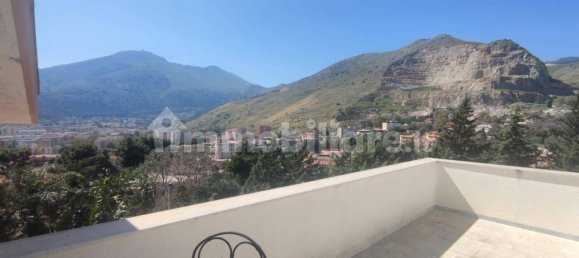 Вилла с 4 спальнями в Палермо, Италия № 215983 40