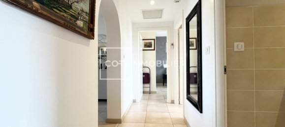 Apartamento de 2 dormitorios en Propriano, France No. 222405 8