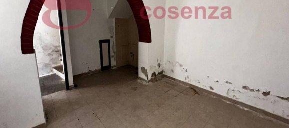 5 rooms House in Cosenza, Italy No. 157515 4