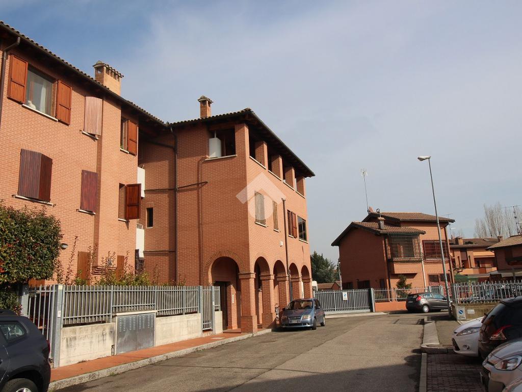 Квартира с 2 спальнями в Медичина, Италия № 129774