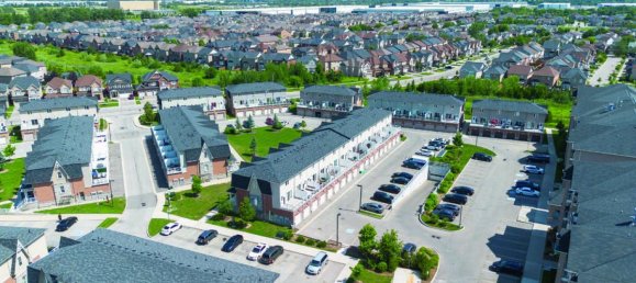 2 bedrooms House in Milton, Canada No. 736 2