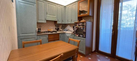 3 bedrooms Apartment in Monza, Italy No. 167278 9