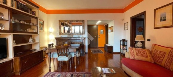 3 bedrooms Apartment in Monza, Italy No. 167278 5