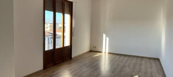 4 rooms Apartment in Vinci, Italy No. 38008 2