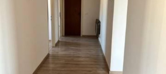 4 rooms Apartment in Vinci, Italy No. 38008 10