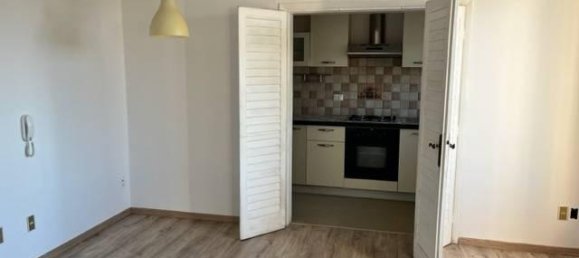 4 rooms Apartment in Vinci, Italy No. 38008 3