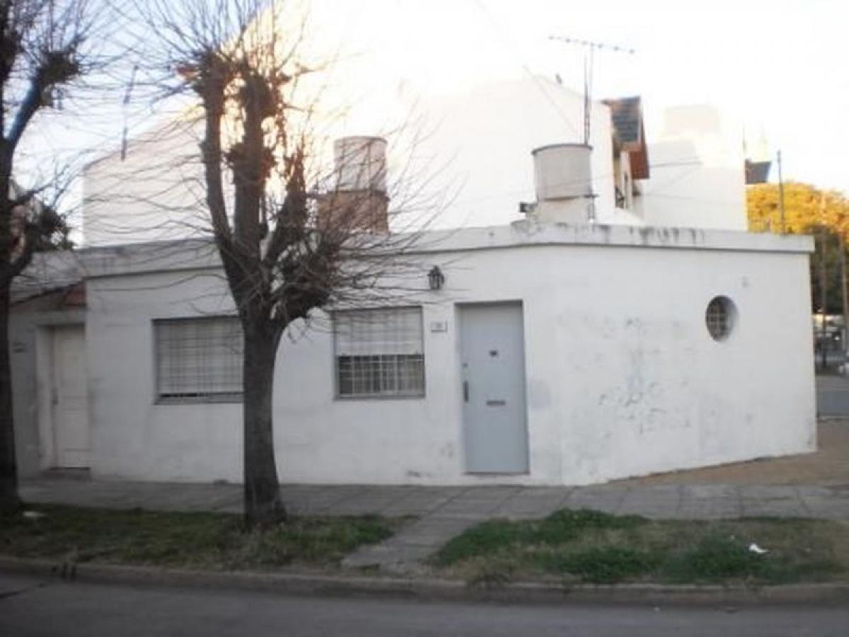 Studio in Tres de Febrero, Argentina No. 7996