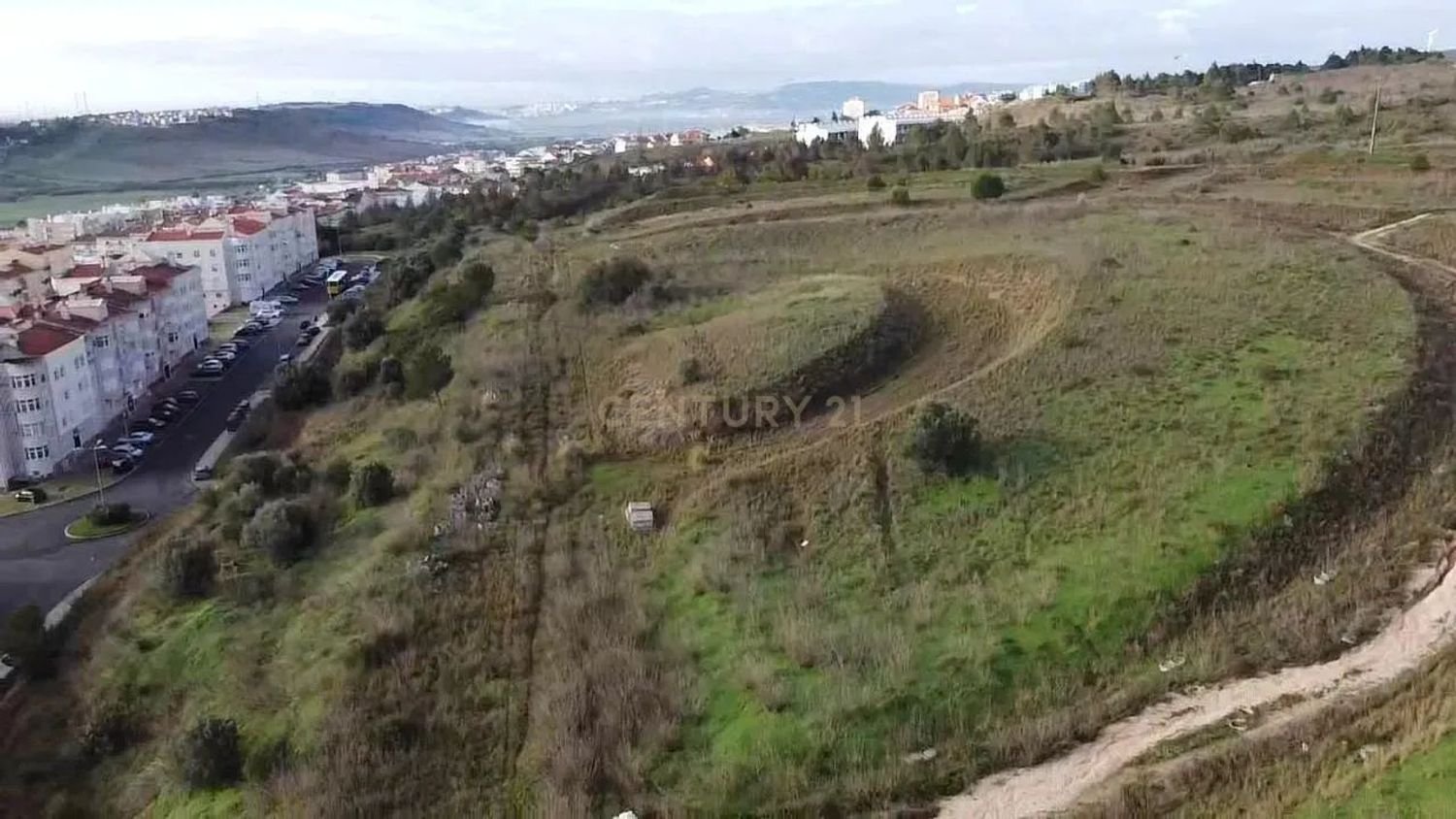 143000m² Land in Vialonga, Portugal No. 120147