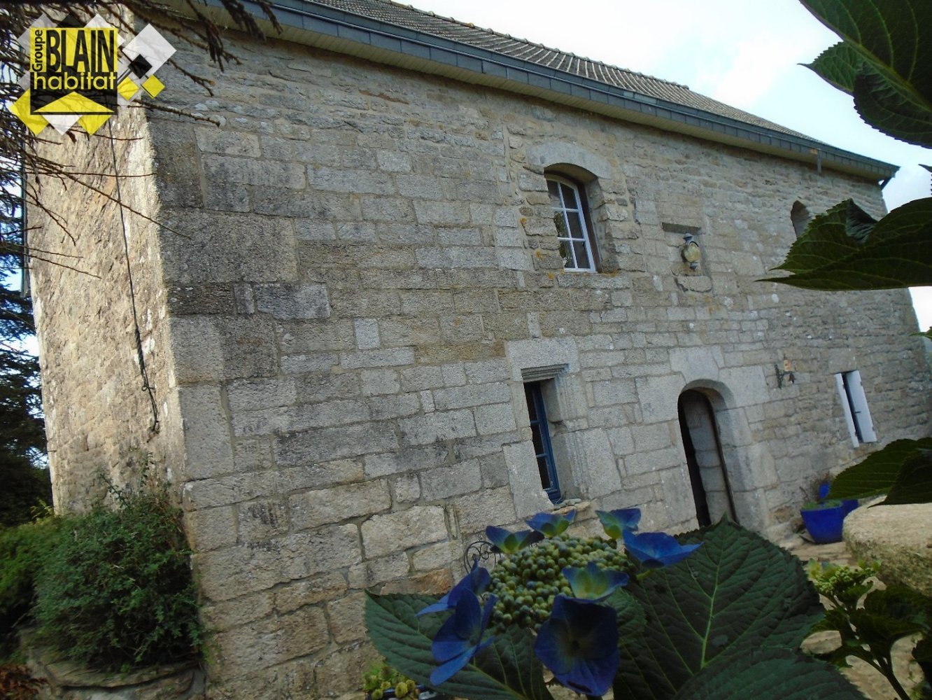 3 bedrooms House in Guiscriff, France No. 197405