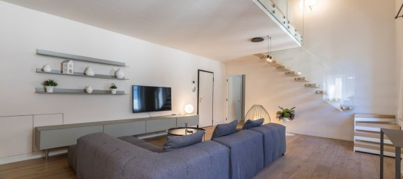 4 bedrooms Penthouse in Florence, Italy No. 169046 3