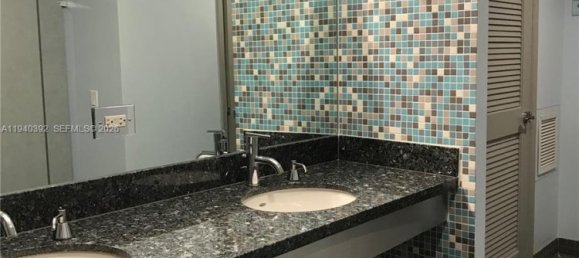 2 dormitorios propiedad comercial en venta en Miami, Miami-Dade, Florida, USA № 614938 7