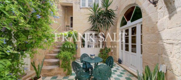 Дом с 4 спальнями в Зеббудж, Мальта № 1288 15