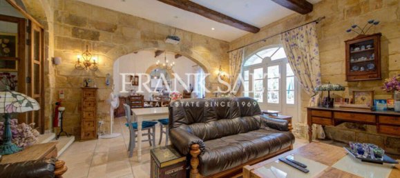 Дом с 4 спальнями в Зеббудж, Мальта № 1288 13