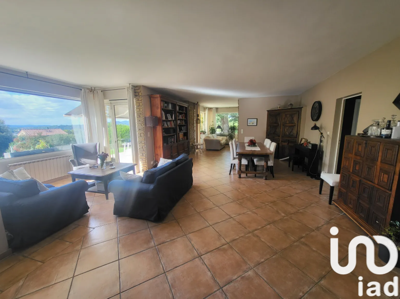 Villa de 4 dormitorios en Ales, France No. 344048