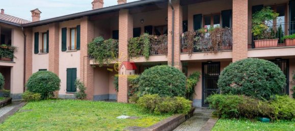 3غرفة شقة في Segrate, Italy رقم 38072 75