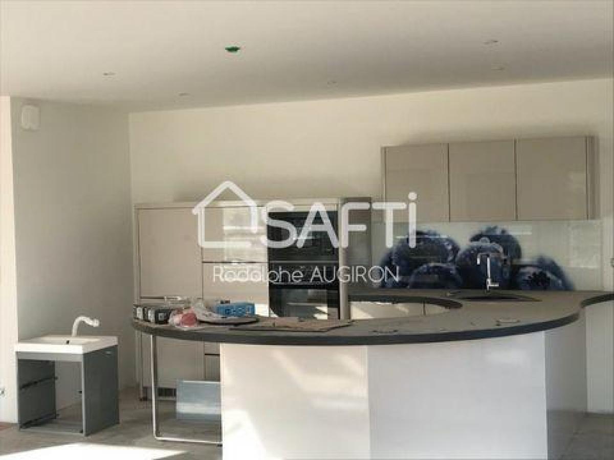 2 bedrooms Apartment in Blois, France No. 12676