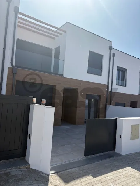 4 chambres Maison de ville à Torres Vedras, Portugal No. 275883