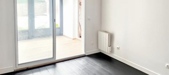 3 bedrooms House in Saint-Denis, France No. 354714 6