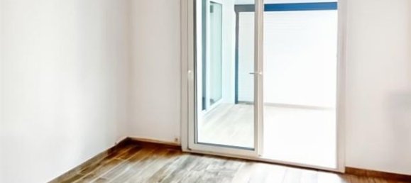 3 bedrooms House in Saint-Denis, France No. 354714 7