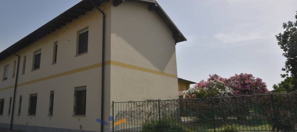 2 bedrooms House in Lacchiarella, Italy No. 151343 17