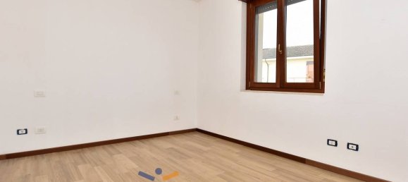 2 bedrooms House in Lacchiarella, Italy No. 151343 10