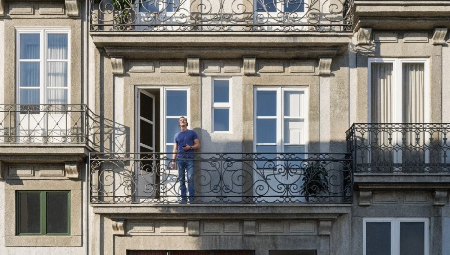 Bâtiment à Porto, Portugal 391m² No. 114472