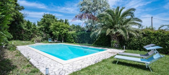 4 bedrooms Villa in Coriano, Italy No. 208076 12