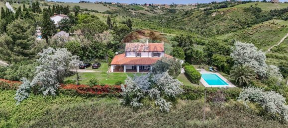 4 bedrooms Villa in Coriano, Italy No. 208076 5