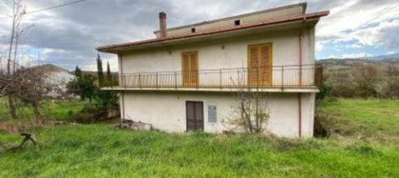 6 rooms House in Montalto Uffugo, Italy No. 183884 6
