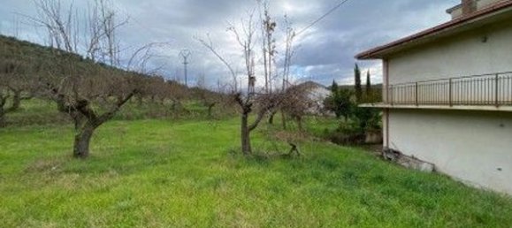 6 rooms House in Montalto Uffugo, Italy No. 183884 8