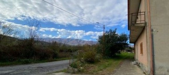 6 rooms House in Montalto Uffugo, Italy No. 183884 3