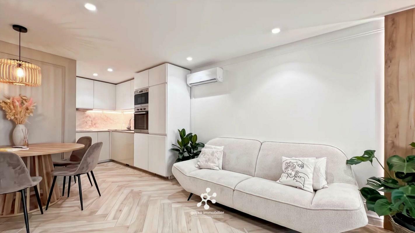 3 bedrooms Apartment in Nice, France No. 319601