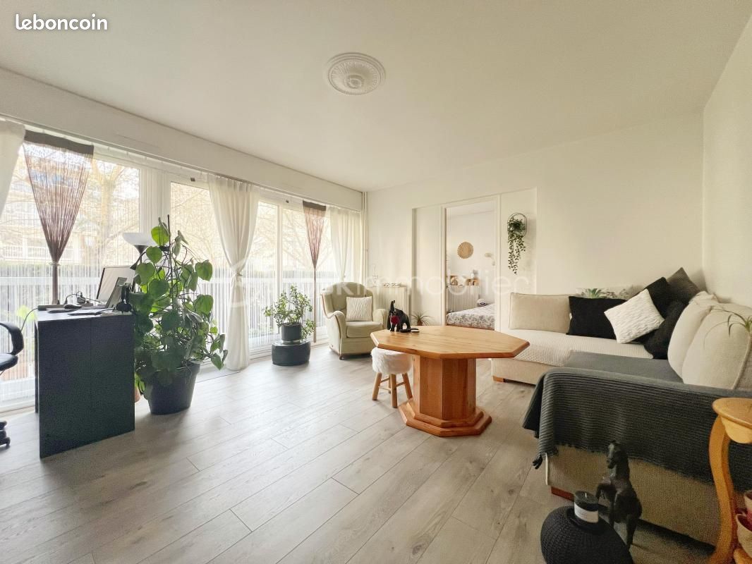 2 chambres Appartement à Bougival, France No. 284701