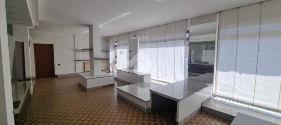 2-salle Propriété commerciale à Olgiate Molgora, Italy No. 66192 16