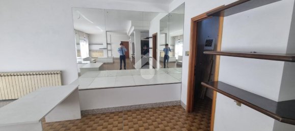 2-salle Propriété commerciale à Olgiate Molgora, Italy No. 66192 10