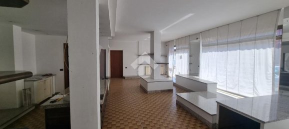 2-salle Propriété commerciale à Olgiate Molgora, Italy No. 66192 19