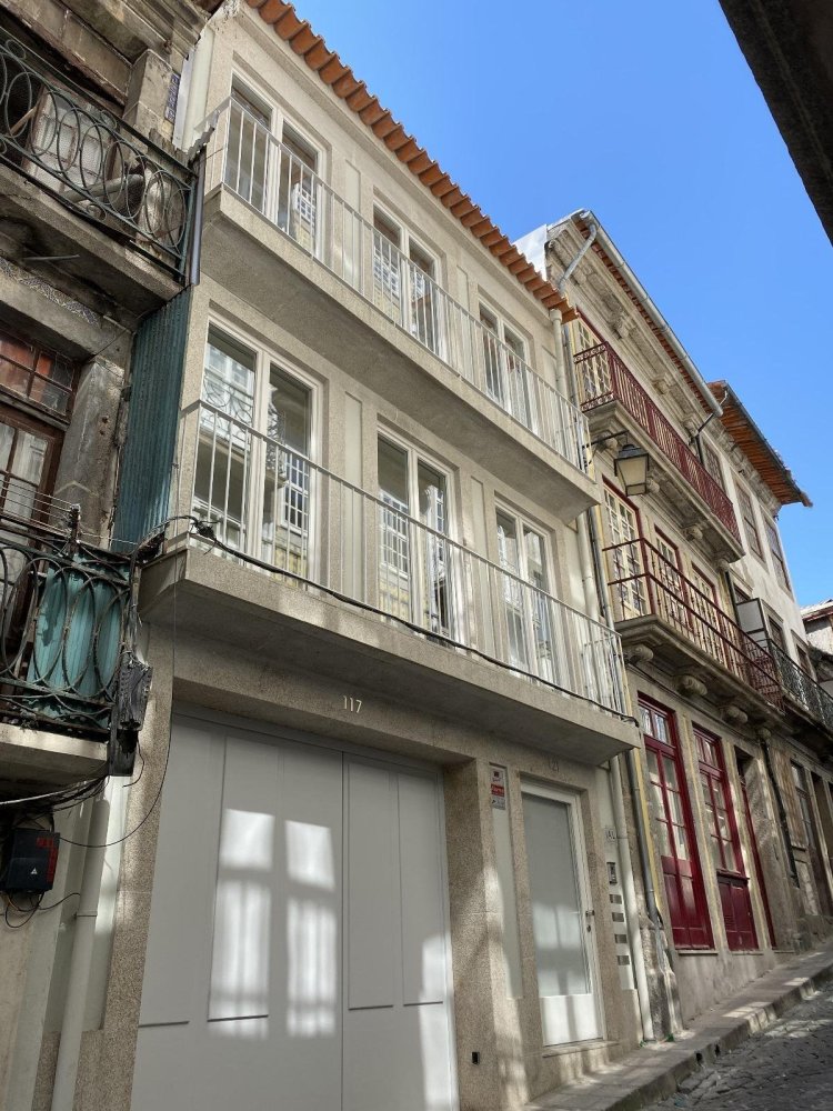4 bedrooms Building in Porto, Portugal No. 113376