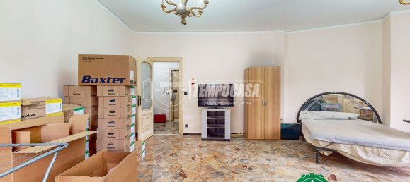4 bedrooms Apartment in Alessandria, Italy No. 339566 3