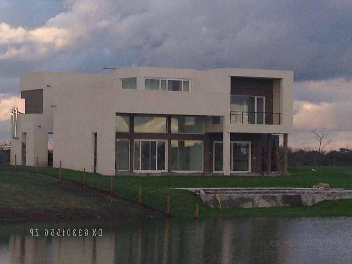 4 bedrooms House in Tigre, Argentina No. 61549