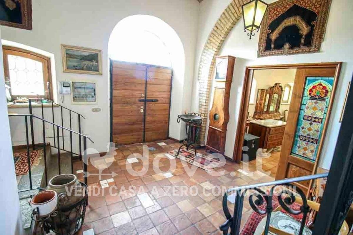 6 rooms Villa in Grottaferrata, Italy No. 28828