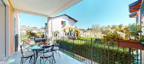 Apartamento de 3 habitaciónes en Malnate, Italy No. 188163 7