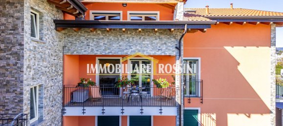 Apartamento de 3 habitaciónes en Malnate, Italy No. 188163 24