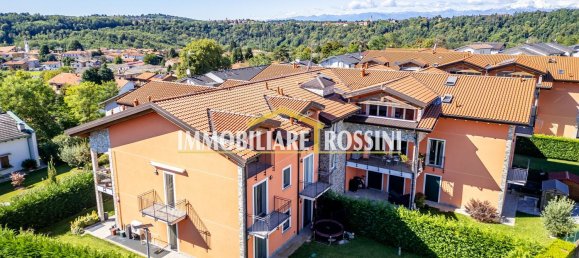 Apartamento de 3 habitaciónes en Malnate, Italy No. 188163 26