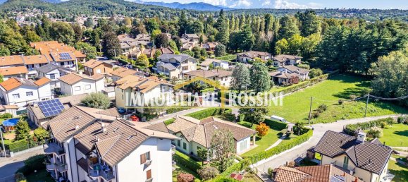 Apartamento de 3 habitaciónes en Malnate, Italy No. 188163 31