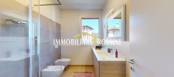 Apartamento de 3 habitaciónes en Malnate, Italy No. 188163 12