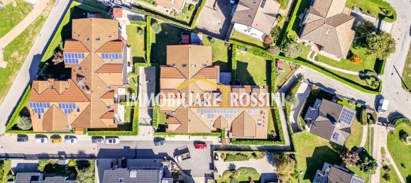 Apartamento de 3 habitaciónes en Malnate, Italy No. 188163 29