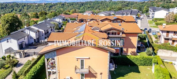 Apartamento de 3 habitaciónes en Malnate, Italy No. 188163 27